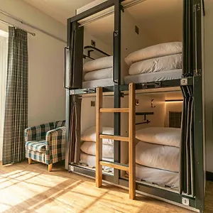 Code Pod - The Court - Hostel