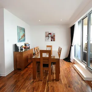 Penthouse Western Harbour Apartment