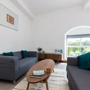 John's Place Apartment
